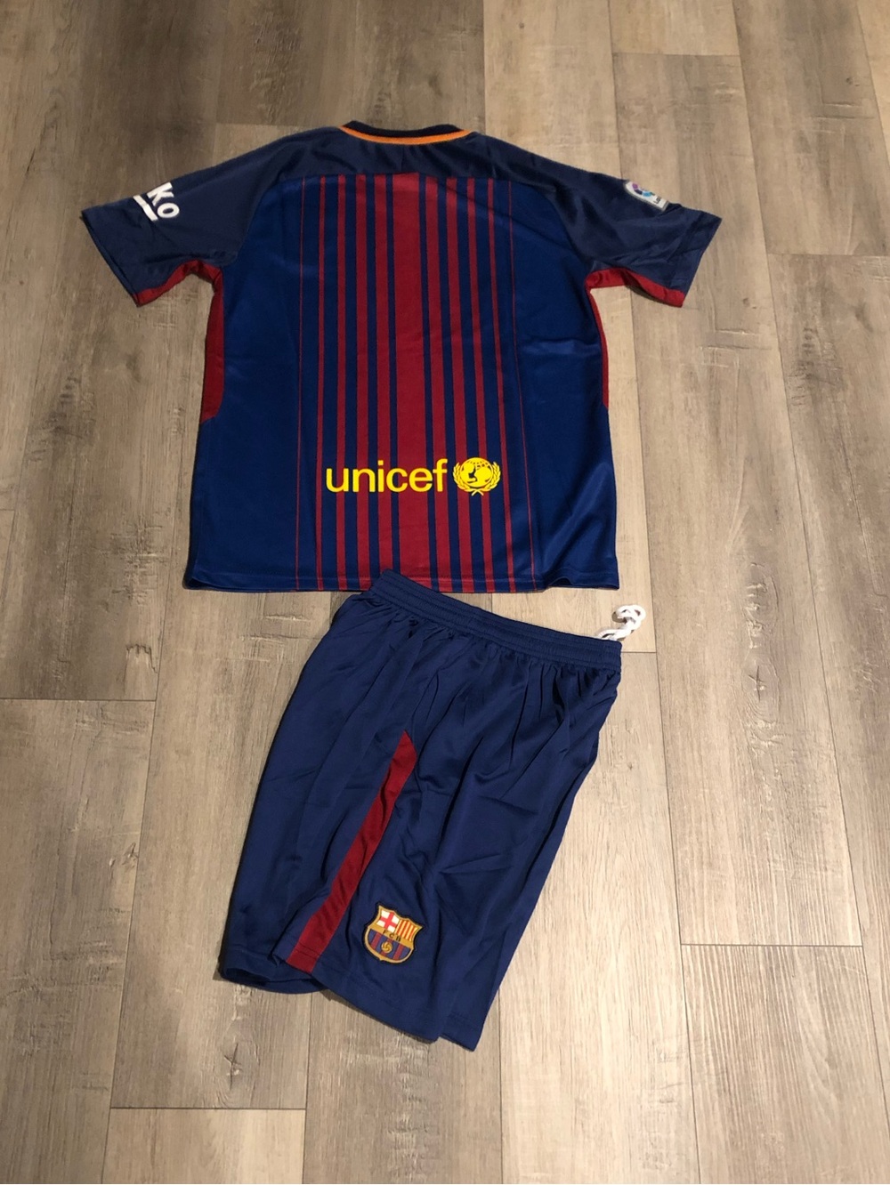 Barcelona soccer uniform XL